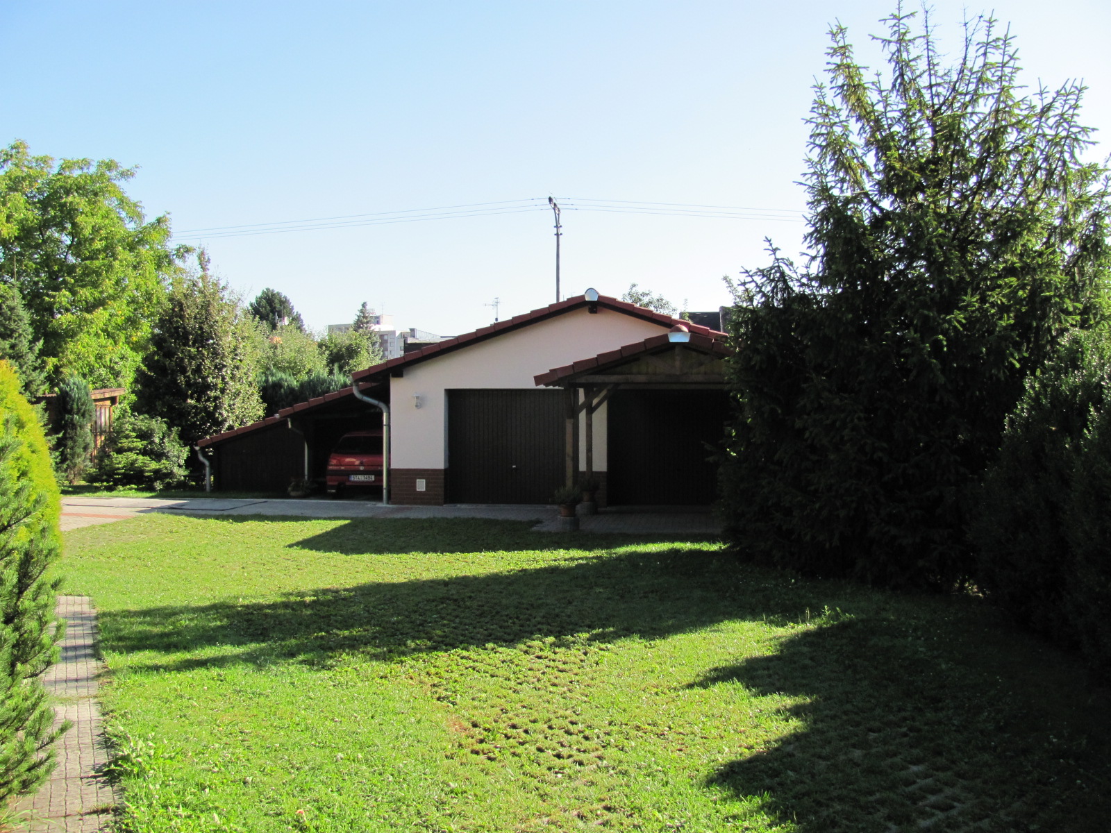 Dvojgaráž 01