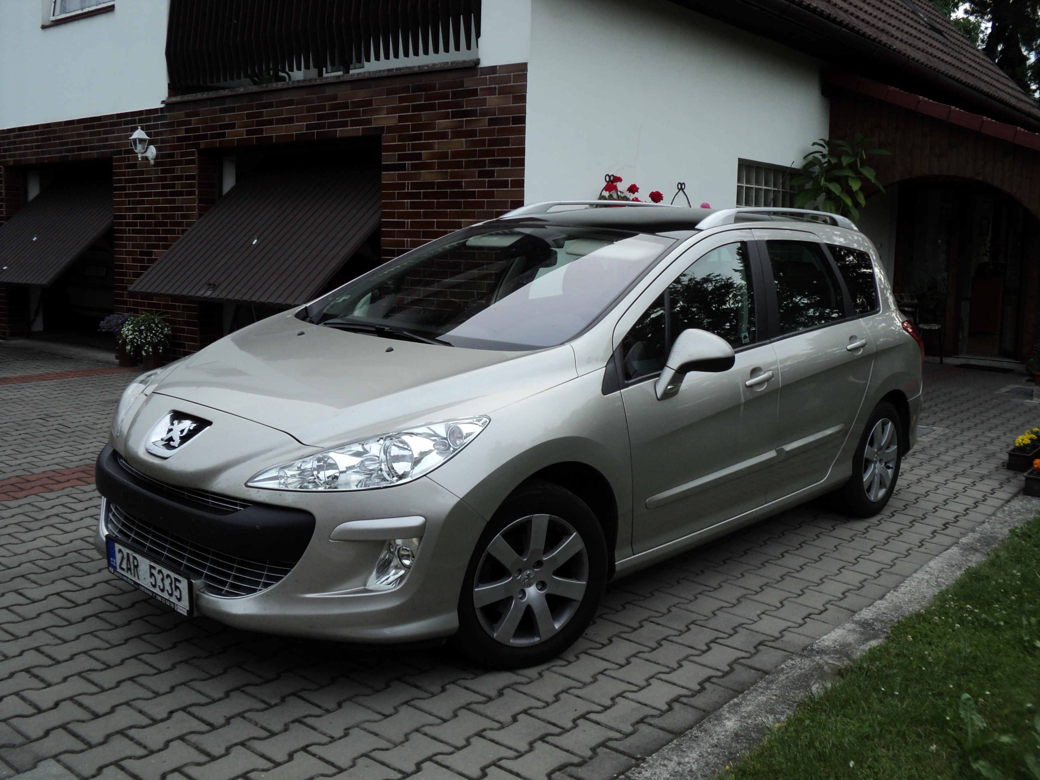 referentský Peugeot         308 SW