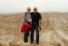 se spolupoutníkem Josefem na hradbách pevnosti Masada